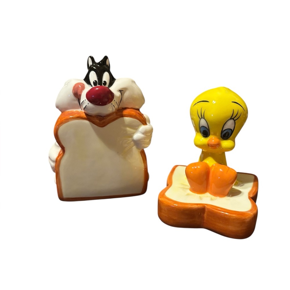 1997 Sylvester and Tweety Salt & Pepper Shaker Set - Looney Tunes